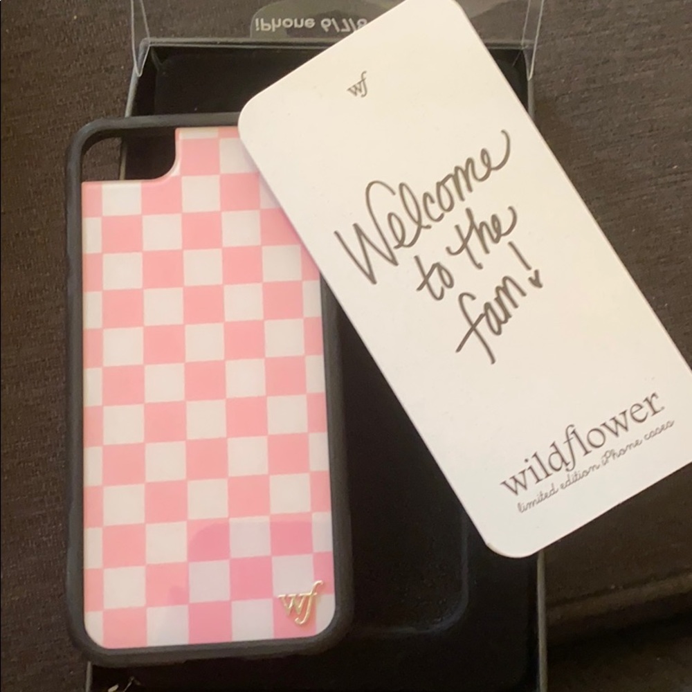 pink checkered wildflower phone case